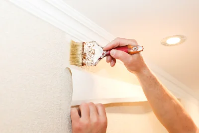 Pose de papier peint à Trenal — revêtements muraux et toiles de verre